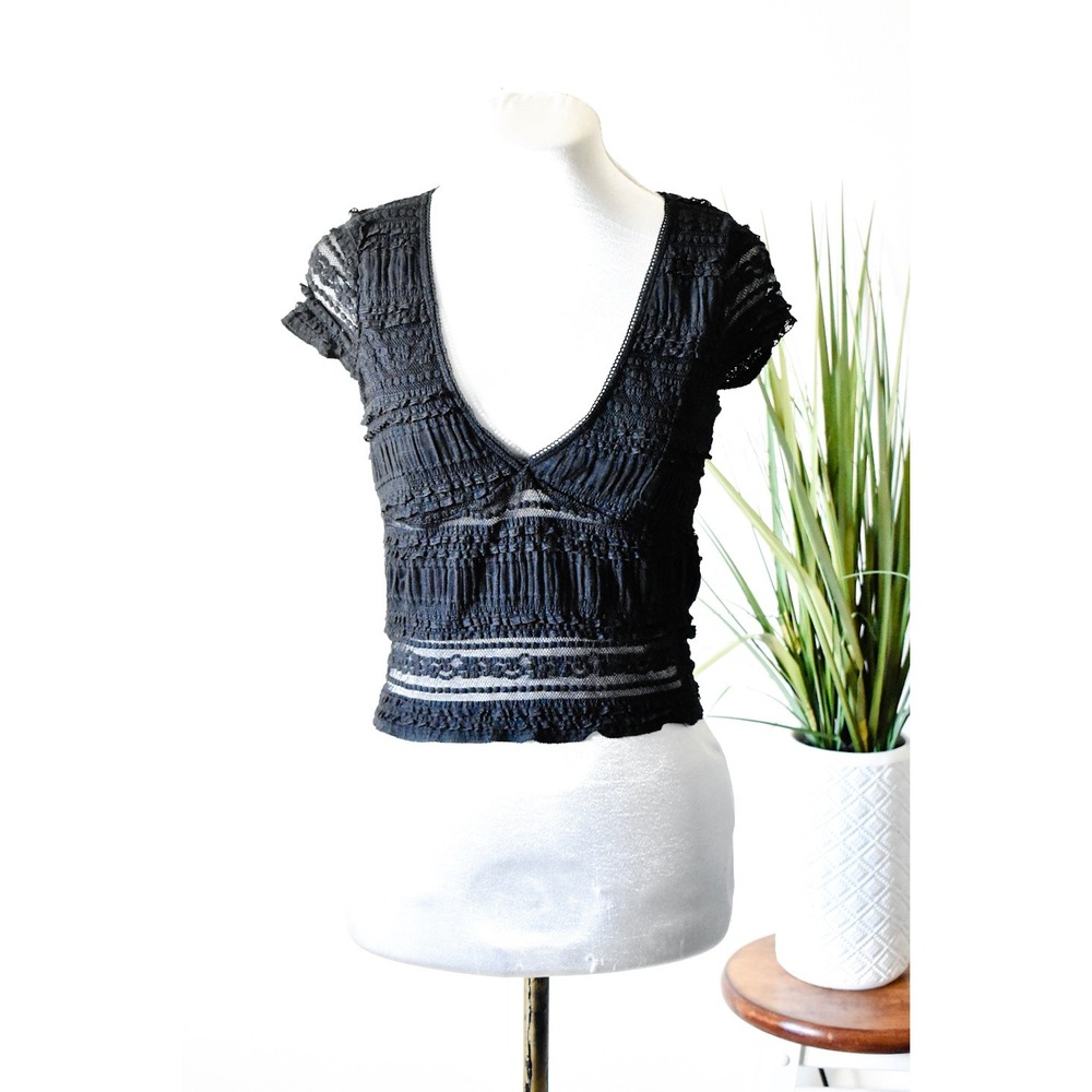 Full Tilt Lace Top Women Small Black Modern V-Neck Sheer Ruffle YA4200